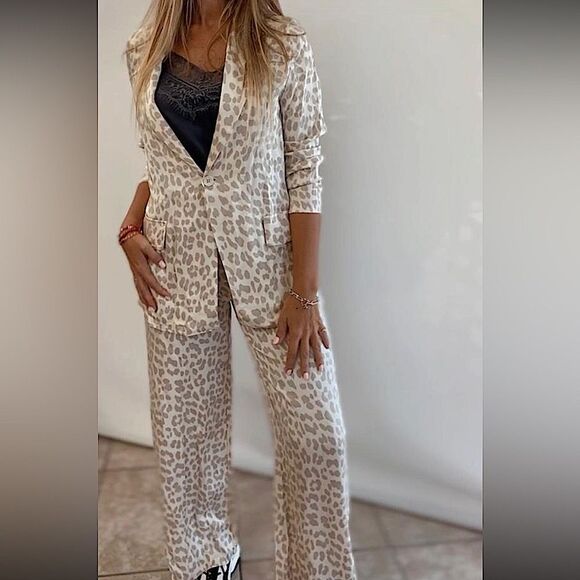 Made in Italy Blazer Pants Set - Picture 5 of 9